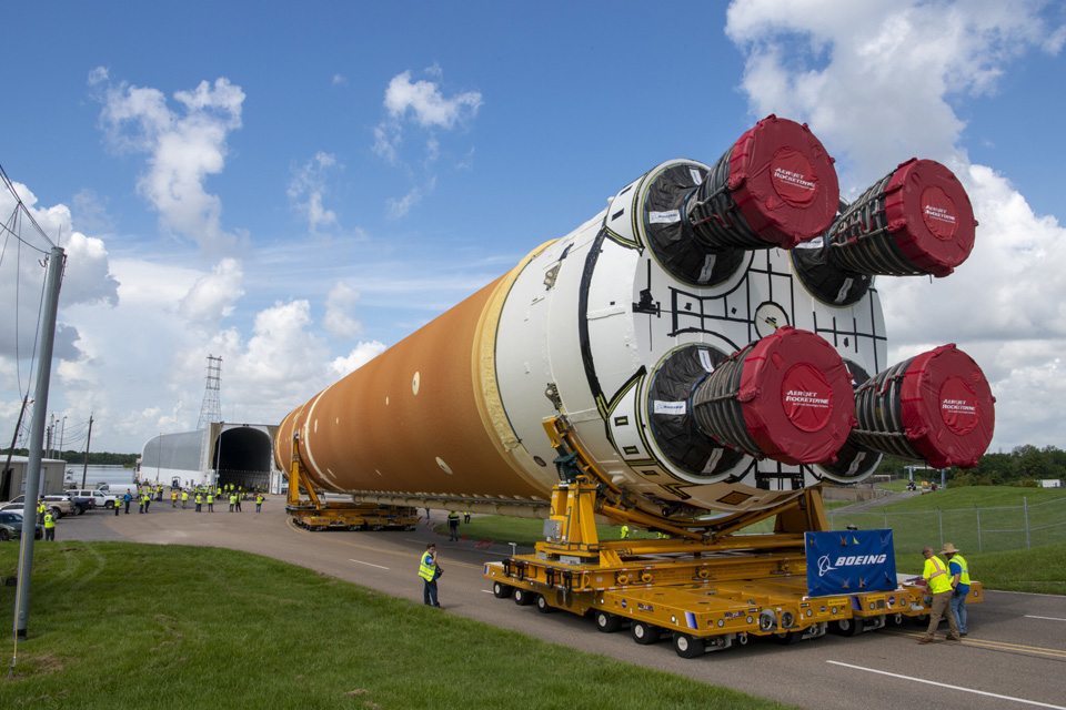 Boeing entrega a la NASA una nueva etapa del cohete que llevará a la primera tripulación en orbitar la Luna desde el programa Apolo